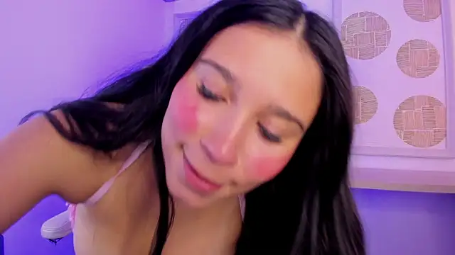 aisha   online show from March 3, 8:54 pm