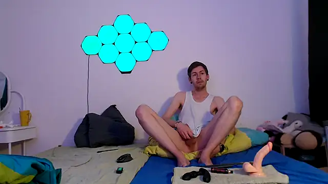 Snapshot of jonny-bisexual chatting on January 6, 8:45 pm jonny-bisexual online show from January 6, 8:45 pm