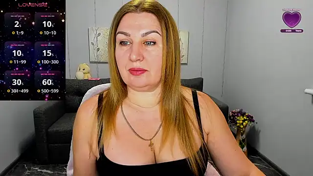 Lili Crossi online show from February 12, 6:40 am