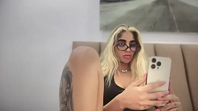 Susandolls online show from October 21, 7:42 am