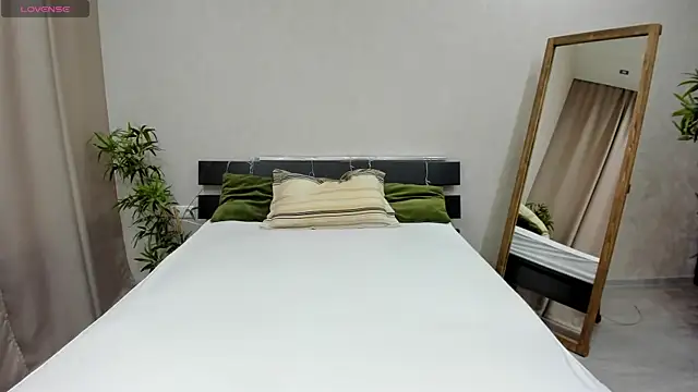 Miss you kiss online show from January 2, 8:28 am