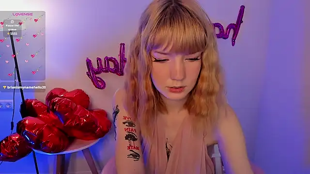 Linablueeyed online show from February 20, 8:17 am