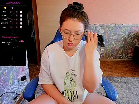 Chloe strip online show from October 14, 2:56 am