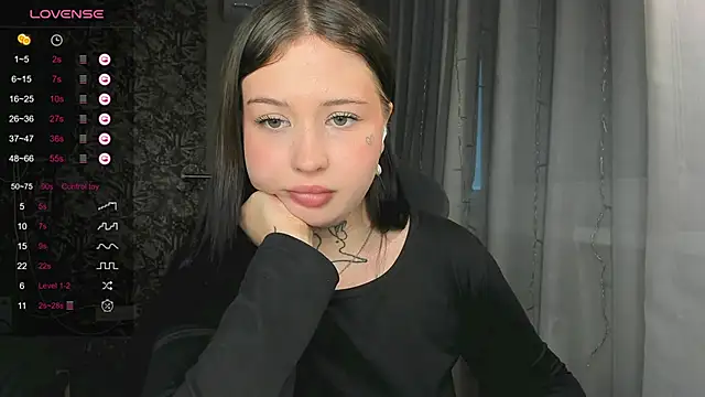 Snapshot of kate8ketee8 chatting on December 22, 1:44 pm kate8ketee8 online show from December 22, 1:44 pm