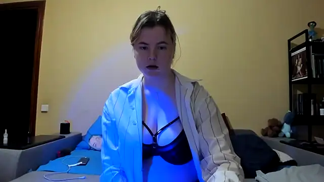 Snapshot of LillyDepp chatting on February 13, 5:09 pm LillyDepp online show from February 13, 5:09 pm