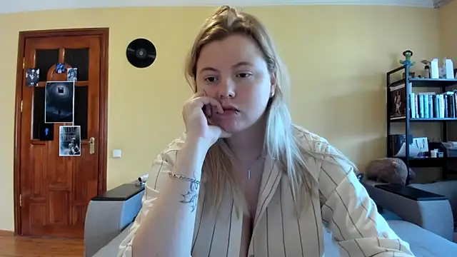 Snapshot of LillyDepp chatting on March 26, 1:49 pm LillyDepp online show from March 26, 1:49 pm