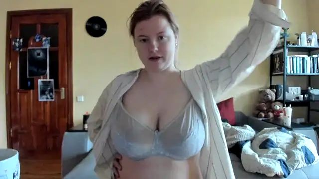 Snapshot of LillyDepp chatting on April 9, 10:20 am LillyDepp online show from April 9, 10:20 am