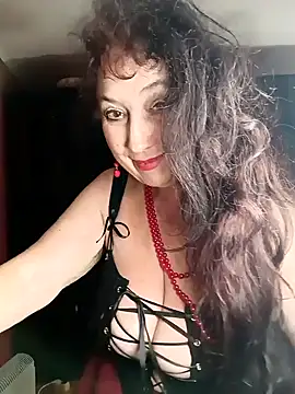 Snapshot of GypsyEsmeralda chatting on December 25, 6:09 pm GypsyEsmeralda online show from December 25, 6:09 pm