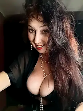Snapshot of GypsyEsmeralda chatting on January 4, 9:20 pm GypsyEsmeralda online show from January 4, 9:20 pm