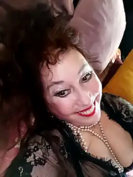Snapshot of GypsyEsmeralda chatting on March 14, 11:34 am GypsyEsmeralda online show from March 14, 11:34 am