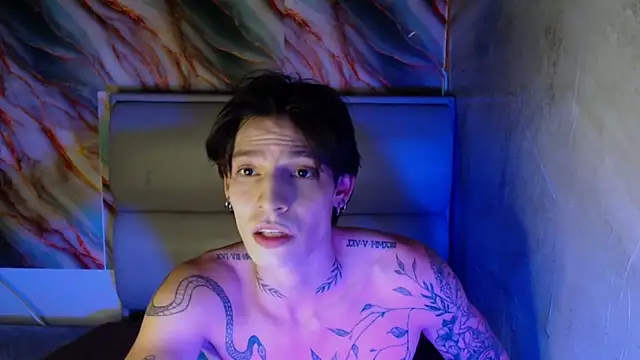 Snapshot of Apolo_Hidalgo01 chatting on October 7, 10:40 pm Apolo Hidalgo01 online show from October 7, 10:40 pm