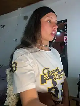 Andi9  online show from December 28, 2:43 am