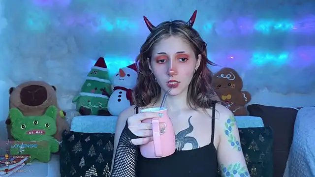 Snapshot of _Devill_Baby chatting on January 7, 7:00 am Devill Baby online show from January 7, 7:00 am