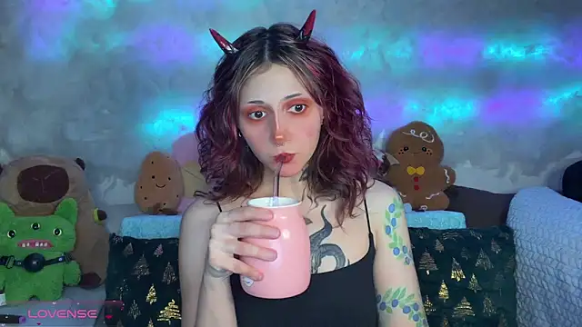 Snapshot of _Devill_Baby chatting on February 2, 7:34 pm Devill Baby online show from February 2, 7:34 pm