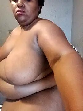 Snapshot of HotBootyBabe90 chatting on April 9, 2:55 pm HotBootyBabe90 online show from April 9, 2:55 pm