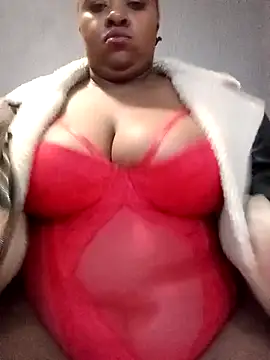 Snapshot of HotBootyBabe90 chatting on April 17, 2:20 pm HotBootyBabe90 online show from April 17, 2:20 pm