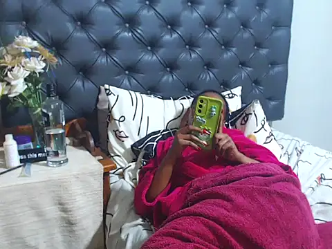 Snapshot of NunuBerry16 chatting on March 7, 6:27 pm NunuBerry16 online show from March 7, 6:27 pm