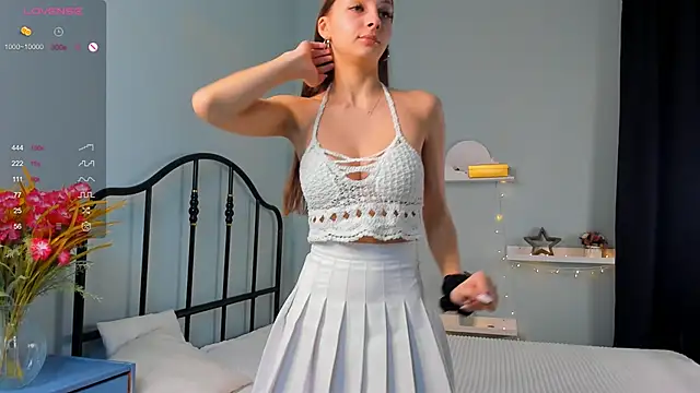 Snapshot of GeorginaCurvin chatting on February 13, 3:03 pm GeorginaCurvin online show from February 13, 3:03 pm