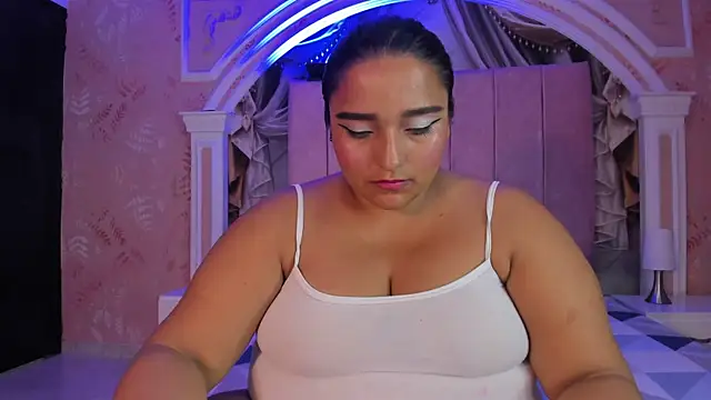 Snapshot of celeste_milk_ chatting on January 10, 2:14 am celeste milk online show from January 10, 2:14 am