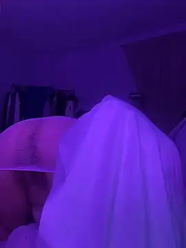 Snapshot of diablonegro69 chatting on March 6, 10:23 am diablonegro69 online show from March 6, 10:23 am