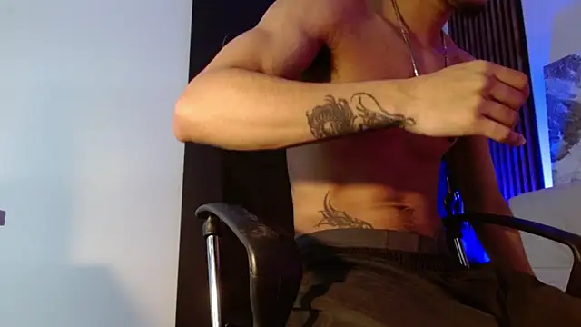 Snapshot of rafael_stone chatting on February 16, 3:58 am rafael stone online show from February 16, 3:58 am