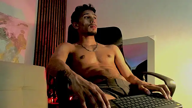 Snapshot of rafael_stone chatting on March 1, 5:52 am rafael stone online show from March 1, 5:52 am