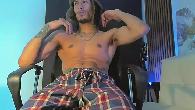 Snapshot of rafael_stone chatting on March 5, 3:40 am rafael stone online show from March 5, 3:40 am