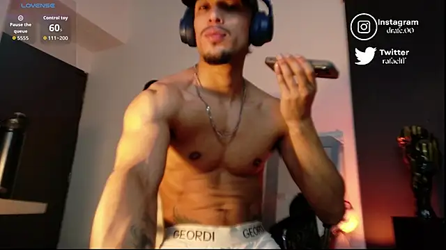 Snapshot of rafael_stone chatting on October 16, 3:40 am rafael stone online show from October 16, 3:40 am