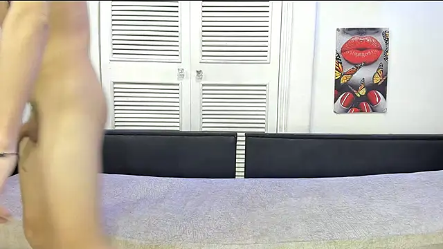 StrawwBoys online show from December 8, 9:30 pm