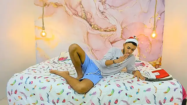 StrawwBoys online show from December 16, 11:07 pm