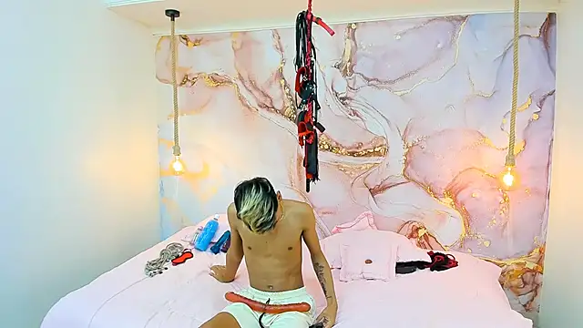 StrawwBoys online show from December 27, 2:01 pm