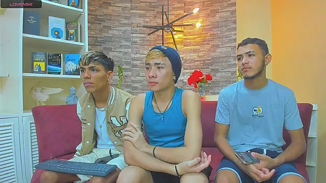 StrawwBoys online show from January 14, 8:09 am