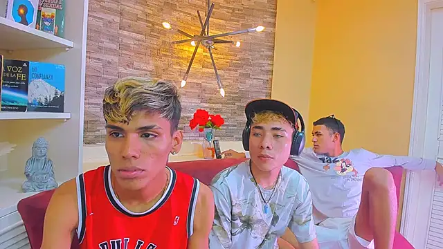 StrawwBoys online show from January 20, 8:09 am