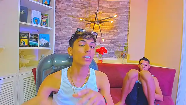 StrawwBoys online show from January 21, 8:08 am