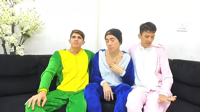 StrawwBoys online show from September 18, 10:17 am