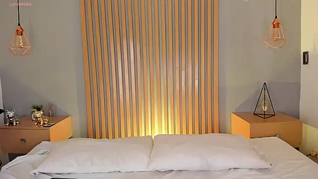 mary suarez online show from February 18, 3:31 am