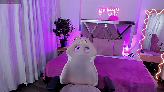 Daphnne tay online show from February 26, 3:32 am