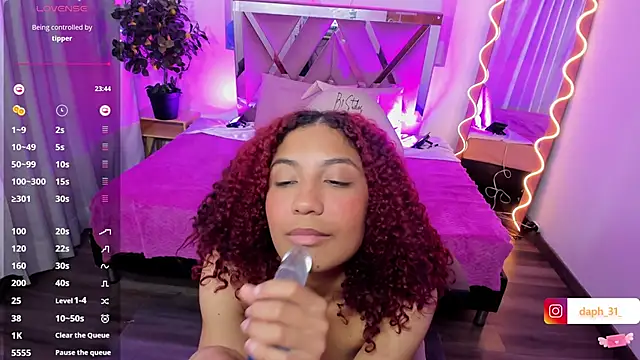 Daphnne tay online show from February 26, 9:42 am