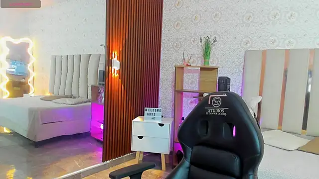 Daphnne tay online show from September 17, 3:08 am