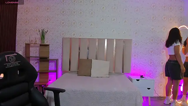 Daphnne tay online show from September 29, 3:11 am