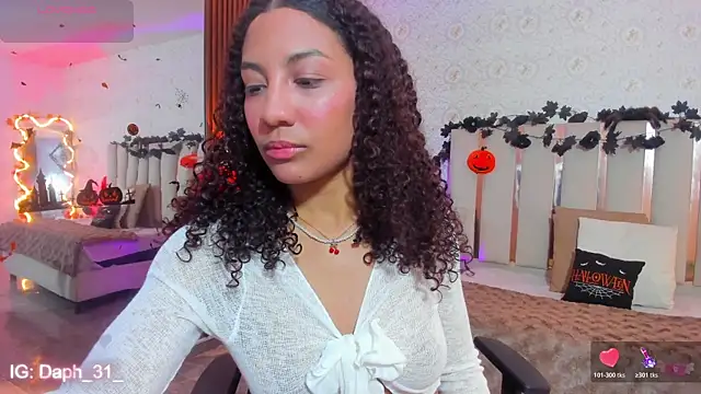 Daphnne tay online show from October 21, 7:25 pm