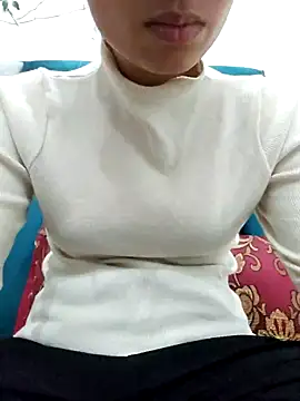 Aleena Rai online show from December 5, 10:45 pm