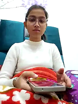 Aleena Rai online show from December 6, 7:34 pm