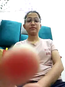 Aleena Rai online show from December 12, 8:32 pm