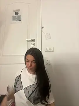 EsmeeLuv online show from January 19, 5:48 am