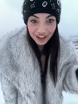 EsmeeLuv online show from February 19, 5:38 am