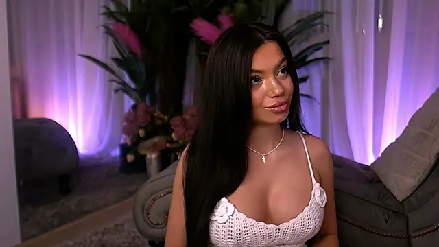 EsmeeLuv online show from March 11, 9:04 pm