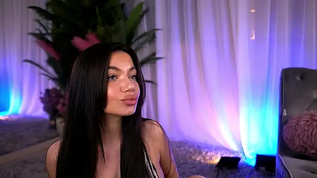 EsmeeLuv online show from March 19, 1:07 pm