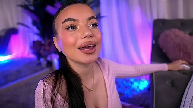 EsmeeLuv online show from March 20, 9:59 am