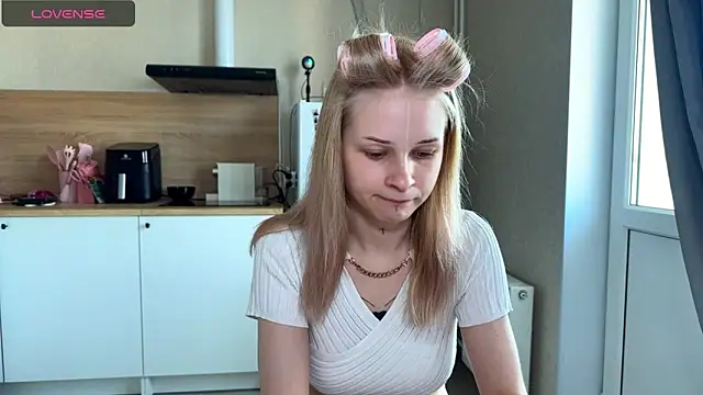 lisa barbie online show from May 13, 8:55 am